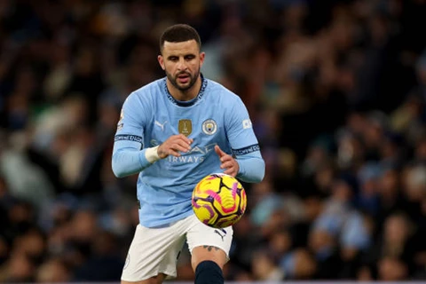 بعد الاتفاق بين الطرفين.. ميلان يقترب من ضم ووكر في صفقة انتقال حر